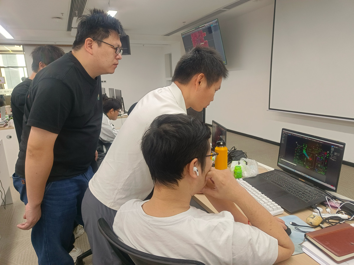 黄老师组织学员讨论