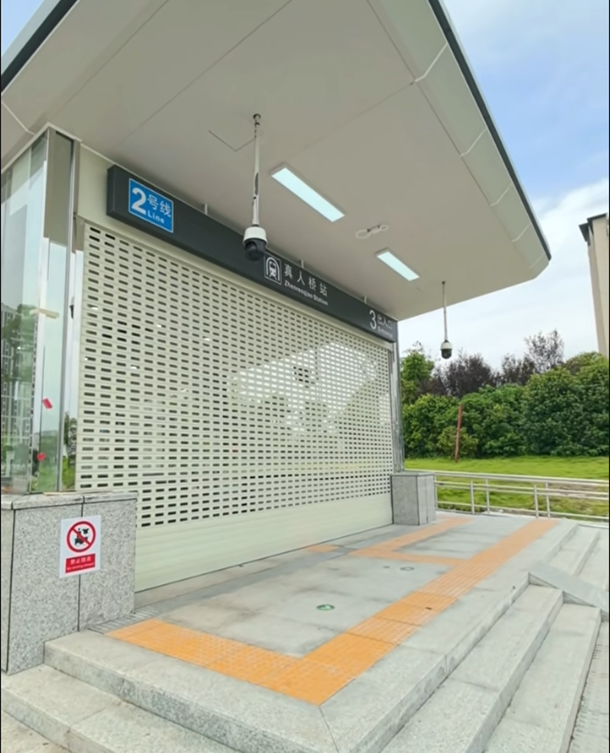 园区邻近地铁口